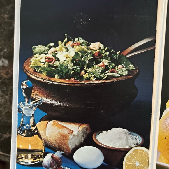 Seven vintage hardcover Southern Living cookbooks - Picture 9 of 9